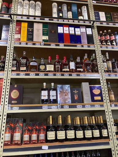 Liquor Store «Franklin Liquor & Deli», reviews and photos, 28500 Franklin Rd, Southfield, MI 48034, USA