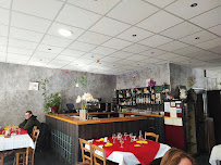 Atmosphère du Restaurant français La Grenouille à Villars-les-Dombes - n°2
