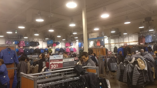 Sportswear Store «Columbia Sportswear Outlet Store», reviews and photos, 100 Citadel Dr #636, Commerce, CA 90040, USA