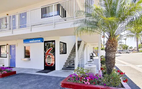 Motel 6 Santa Barbara, CA - State Street image