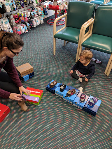 Shoe Store «Footbeats Stride Rite/ Footbeats Comfort and Wide», reviews and photos, 420 Enfield St, Enfield, CT 06082, USA