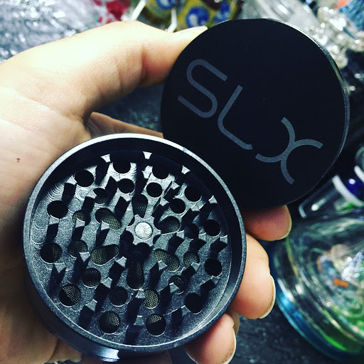 Vaporizer Store «Happy Rock Smoke Shop», reviews and photos, 334 NE 72nd St, Kansas City, MO 64118, USA