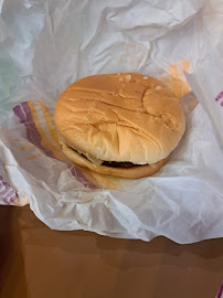 Cheeseburger du Restauration rapide McDonald's à Annecy - n°7