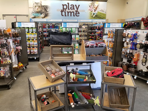 Pet Supply Store «Petco Animal Supplies», reviews and photos, 9111 Metropolitan Ave, Rego Park, NY 11374, USA