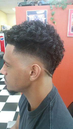 Barber Shop «Gifted Hands Barber Shop», reviews and photos, 5823 S Dale Mabry Hwy, Tampa, FL 33611, USA