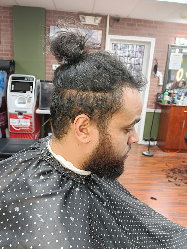 Barber Shop «Showcase Barbershop», reviews and photos, 727 Sumner Ave, Springfield, MA 01108, USA