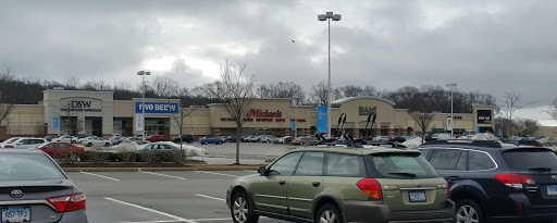 Furniture Store «Raymour & Flanigan Furniture and Mattress Store», reviews and photos, 917 Hartford Turnpike, Waterford, CT 06385, USA