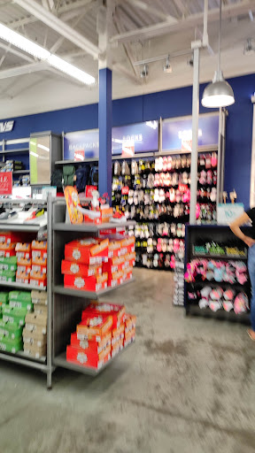 Shopping Mall «Twin Cities Premium Outlets», reviews and photos, 3965 Eagan Outlets Pkwy, Eagan, MN 55122, USA