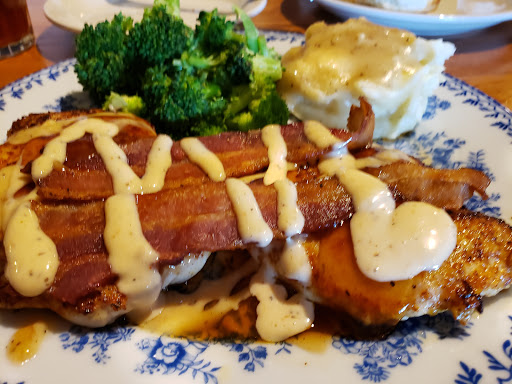 American Restaurant «Cracker Barrel Old Country Store», reviews and photos, 145 Prospect Hill Rd, East Windsor, CT 06088, USA