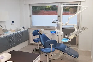 Dentiste Georges Arhilei Seraing Cabinet Dentaire MAG image