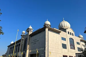 Guru Nanak Road Gurdwara - Sri Guru Singh Sabha Southall image