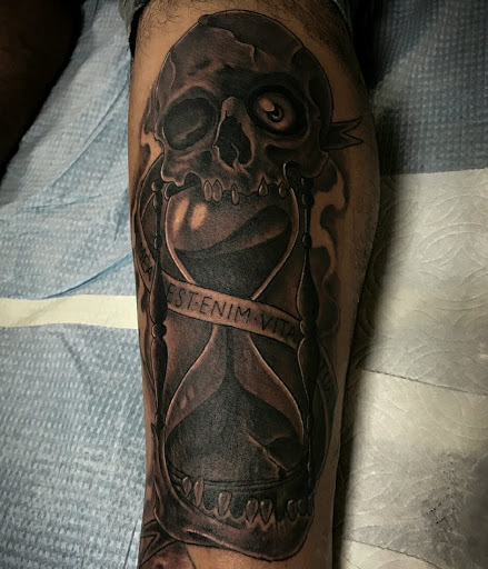 Tattoo Shop «Black Rose Tattoo Parlor», reviews and photos, 237 E Miner Ave, Stockton, CA 95202, USA