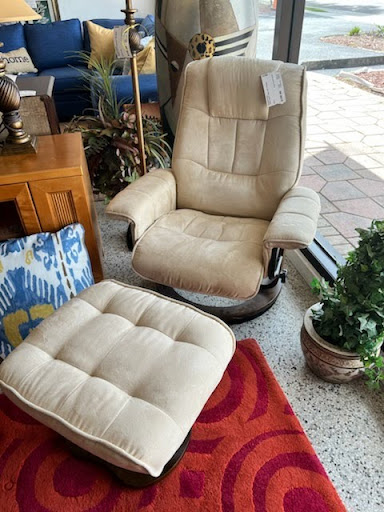 Consignment Shop «Design Furniture Outlet & Consignment», reviews and photos, 1928 Gulf to Bay Blvd, Clearwater, FL 33765, USA