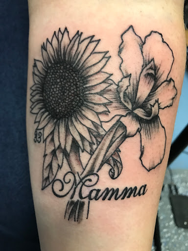 Explore small hummingbird tattoo ideas, creative tattoo ideas in Muncie, available at The Tattoo Studio