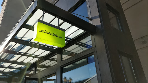 Clothing Store «Eddie Bauer», reviews and photos, 2690 NE University Village St, Seattle, WA 98105, USA
