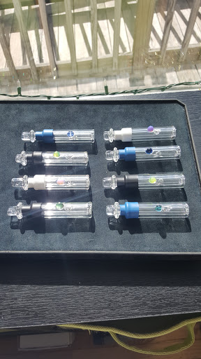 Tobacco Shop «Apparatus Smoke Shop», reviews and photos, 284 Cowesett Ave, West Warwick, RI 02893, USA