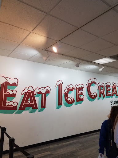 Ice Cream Shop «Zingers Homemade Ice Cream», reviews and photos, 210 Broadway St, Seaside, OR 97138, USA