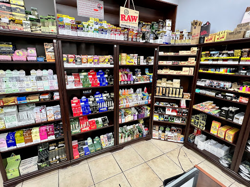 Tobacco Shop «Smoke Tokz Head Shop KC», reviews and photos, 1263 W 103rd St, Kansas City, MO 64114, USA