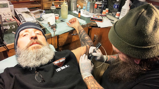 Tattoo Shop «2 Dollar Pistol Tattoo Shop», reviews and photos, 203 N Bridge St, Chillicothe, OH 45601, USA