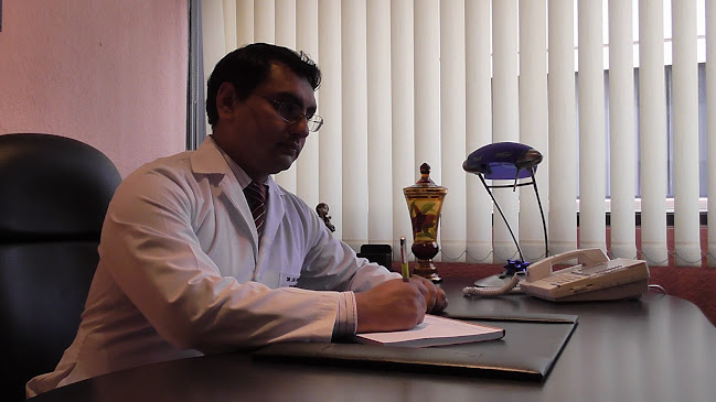 Dr. Luis Cadena Cirujano Urólogo Quito - Cirugía Minimamente invasiva