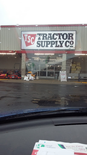 Home Improvement Store «Tractor Supply Co.», reviews and photos, 1150 W 9th St, Russellville, KY 42276, USA