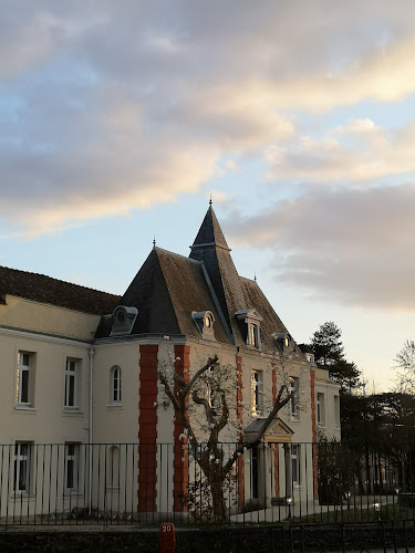 École privée Collège Saint-Louis Notre-Dame du Bel Air Montfort-l'Amaury