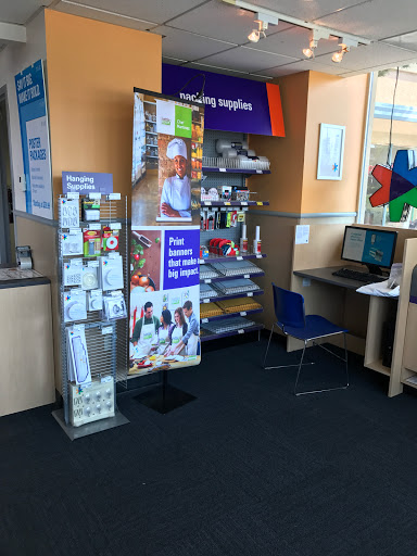 Shipping and Mailing Service «FedEx Office Ship Center», reviews and photos, 705 Veterans Blvd, Redwood City, CA 94063, USA