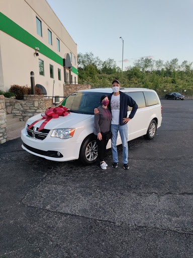 Used Car Dealer «Enterprise Car Sales», reviews and photos, 555 E Galbraith Rd, Cincinnati, OH 45215, USA