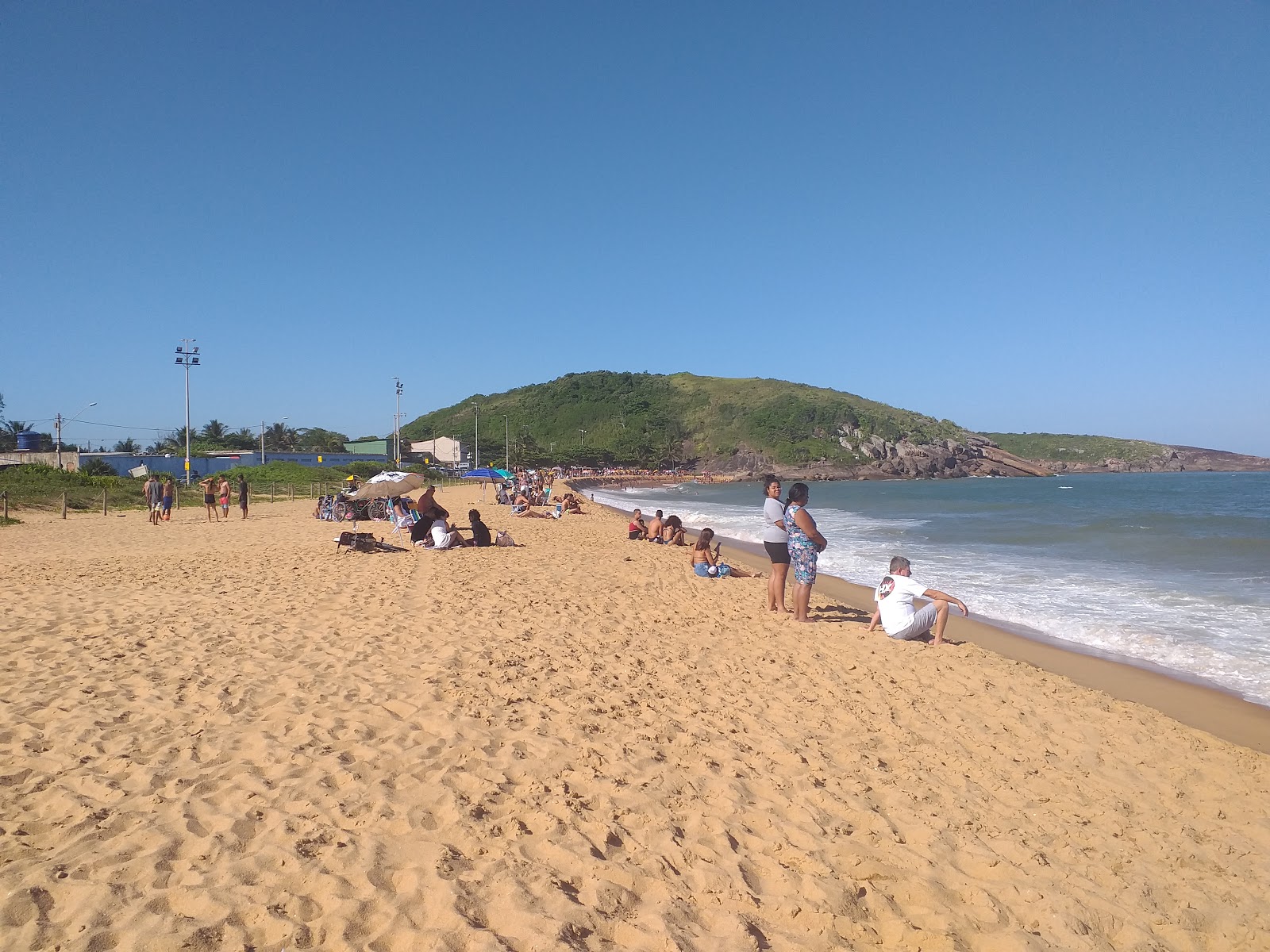 Photo de Plage de Barra do Jucu avec rivage droit, long