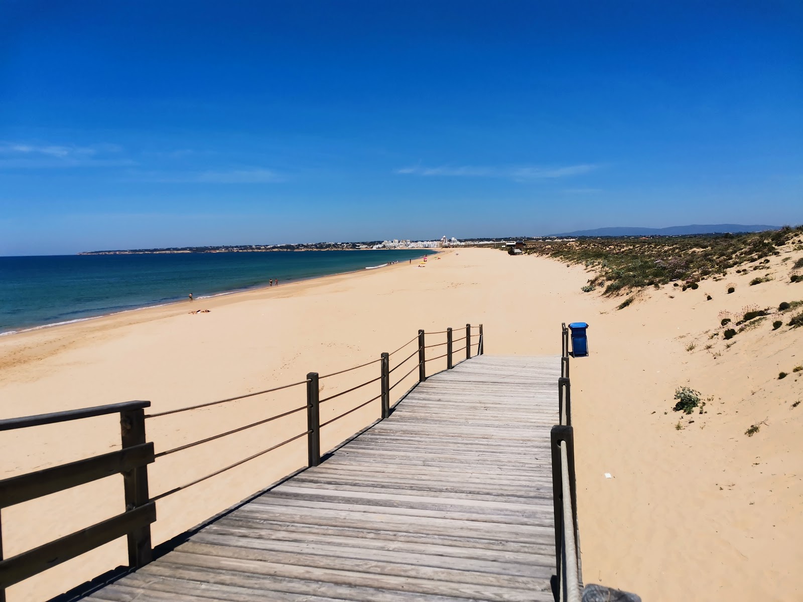 Foto de Praia da Galé II com alto nível de limpeza