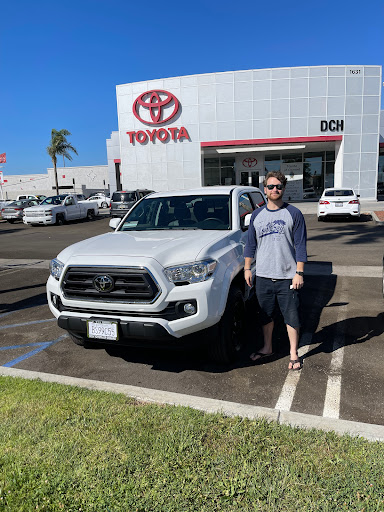 Toyota Dealer «DCH Toyota of Oxnard», reviews and photos, 1631 Auto Center Dr, Oxnard, CA 93036, USA