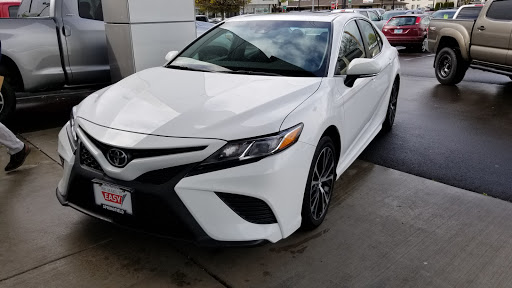 Toyota Dealer «Lithia Toyota of Springfield», reviews and photos, 163 S 9th St, Springfield, OR 97477, USA