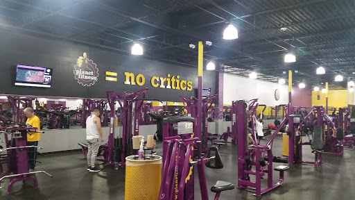 Gym «Planet Fitness», reviews and photos, 2672 Peters Creek Pkwy, Winston-Salem, NC 27127, USA
