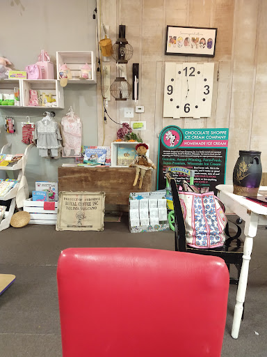 Espresso Bar «Friends on the Square», reviews and photos, 41 N Wisconsin St, Elkhorn, WI 53121, USA