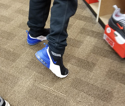 Shoe Store «Famous Footwear», reviews and photos, 940 W Street Rd, Warminster, PA 18974, USA