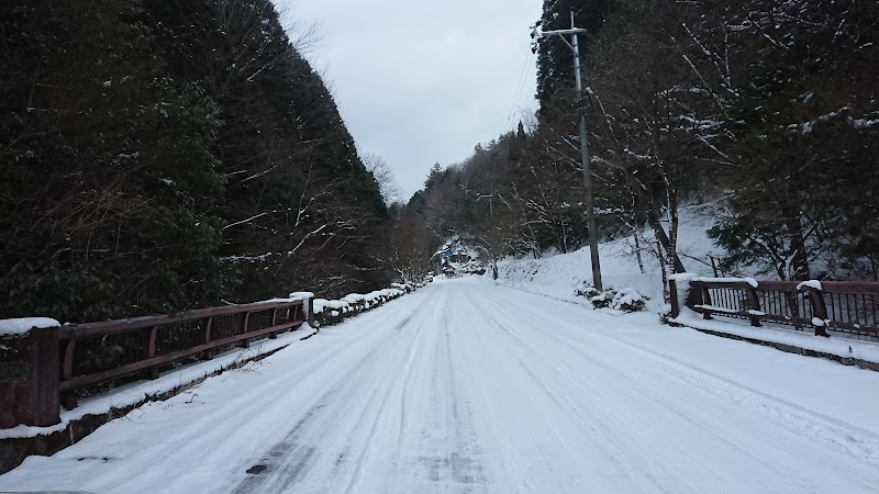 岩屋谷(カッパ天国)の休憩所