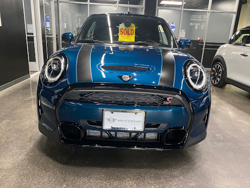 Used Car Dealer «MINI of Portland», reviews and photos, 9134 SW Canyon Rd, Portland, OR 97225, USA