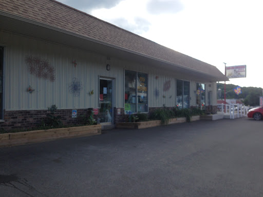 Pet Store «Fins And Feathers», reviews and photos, 222 Willow Ave, Honesdale, PA 18431, USA