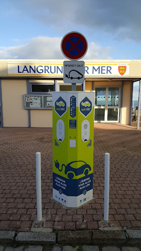 Borne de recharge de véhicules électriques SDE Calvados Charging Station Langrune-sur-Mer