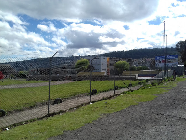Opiniones de Unidad Educativa Municipal Experimental del Milenio Bicentenario en Quito - Escuela