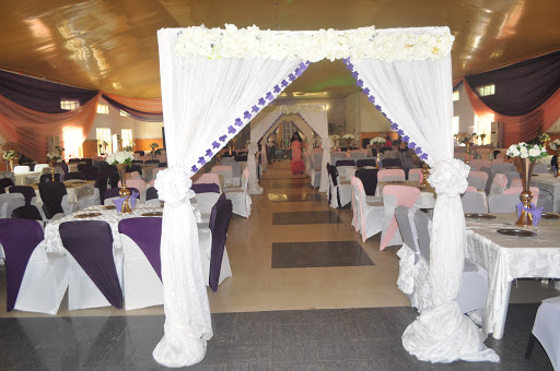 Dee4 Event Center, Alakia-Isebo Road, Off New Ife, Ibadan - Ilfe Expy, Ibadan, Nigeria, Property Management Company, state Oyo