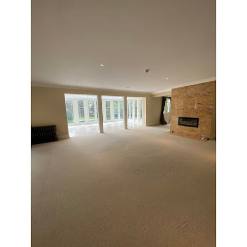 Complete Cleaning & Maintenance 🧹 | Domestic & Commercial Cleaning 🧽 | Surrey - House cleaning service