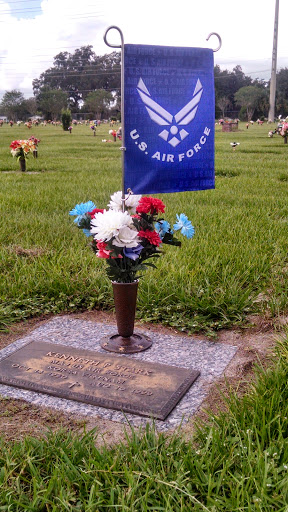 Cemetery «Osceola Memory Gardens - Funeral Homes, Cemetery & Crematory», reviews and photos, 1717 Old Boggy Creek Rd, Kissimmee, FL 34744, USA