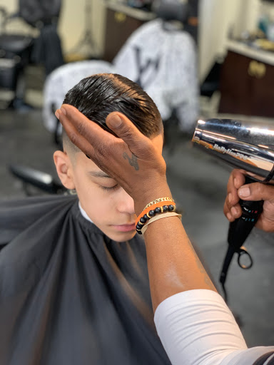 Barber Shop «Cut It Out Barbershop», reviews and photos, 7151 W Grand Ave, Chicago, IL 60707, USA