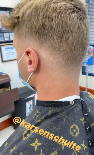 Barber Shop «J & J Barber Shop», reviews and photos, 3833 Bell Blvd, Bayside, NY 11361, USA