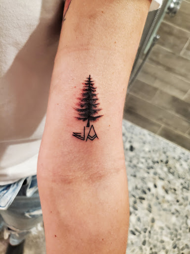 Tattoo Shop «Dark Horse Tattoos», reviews and photos, 395 Garrisonville Rd #103, Stafford, VA 22554, USA