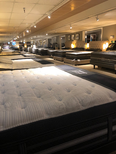 Furniture Store «Pilgrim Furniture & Mattress City Southington», reviews and photos, 55 Graham Pl, Southington, CT 06489, USA