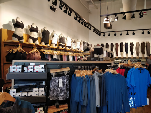 Sportswear Store «lululemon», reviews and photos, 2643 NE University Village St, Seattle, WA 98105, USA