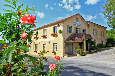 Logis Hôtel le Lion d'Or à Manzac-sur-Vern