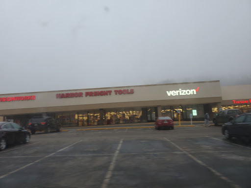 Shopping Mall «Southland Four Seasons Shopping Center», reviews and photos, 600 Clairton Blvd, Pittsburgh, PA 15236, USA